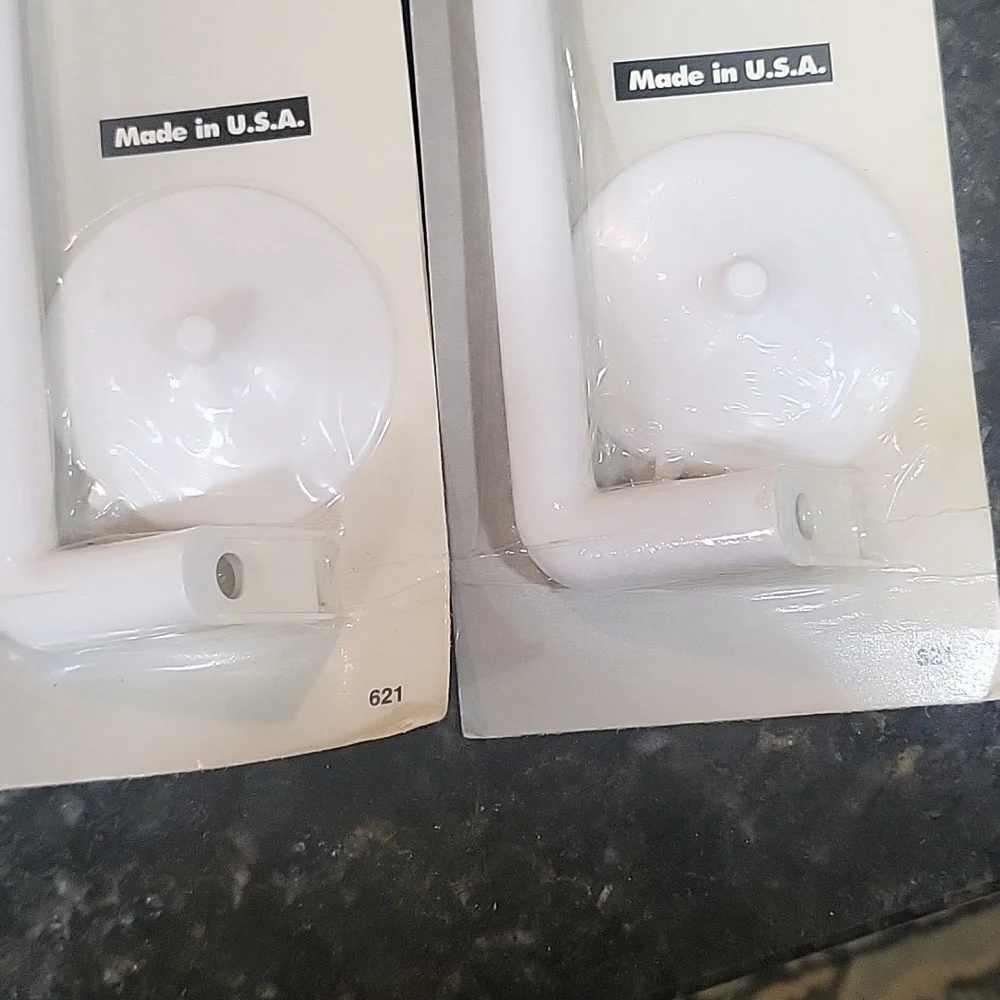 Vintage NIB Set of 2 InterDesign Suction Bar, White